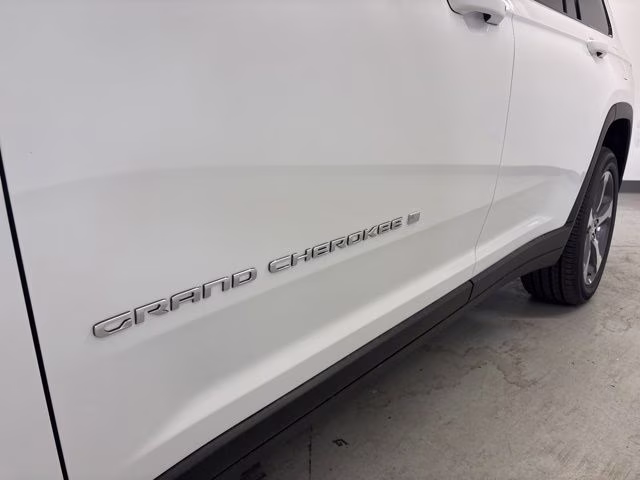 2026 Bright White Clearcoat Jeep Grand Cherokee L Limited 4X4 SUV