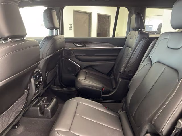 2026 Bright White Clearcoat Jeep Grand Cherokee L Limited 4X4 SUV