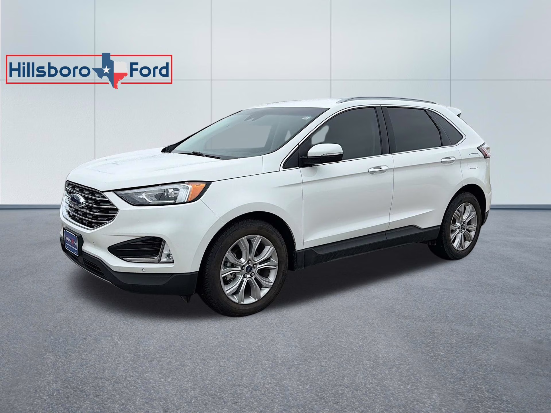 2020 Star White Metallic Tri-Coat Ford Edge Titanium FWD SUV