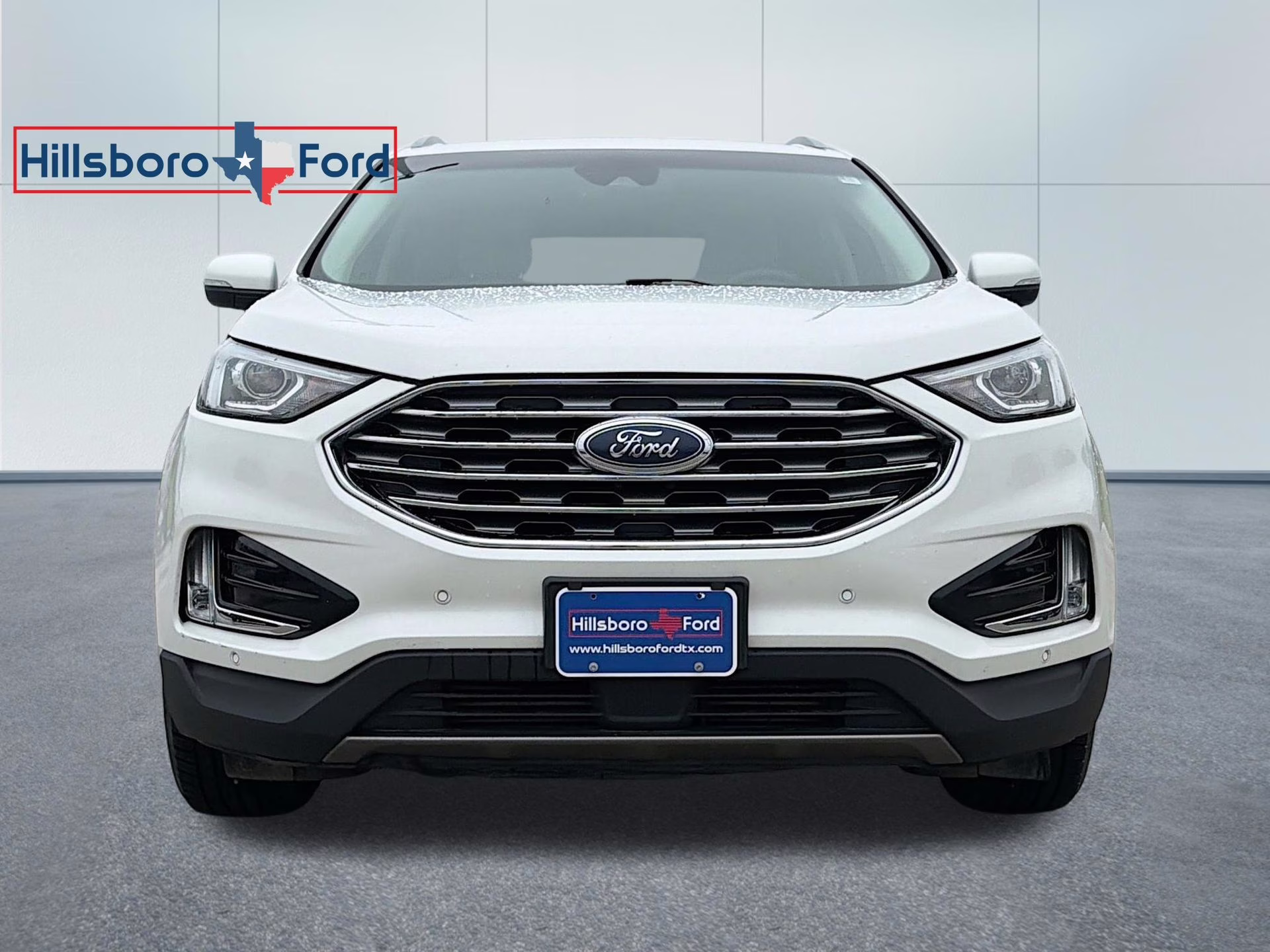 2020 Star White Metallic Tri-Coat Ford Edge Titanium FWD SUV