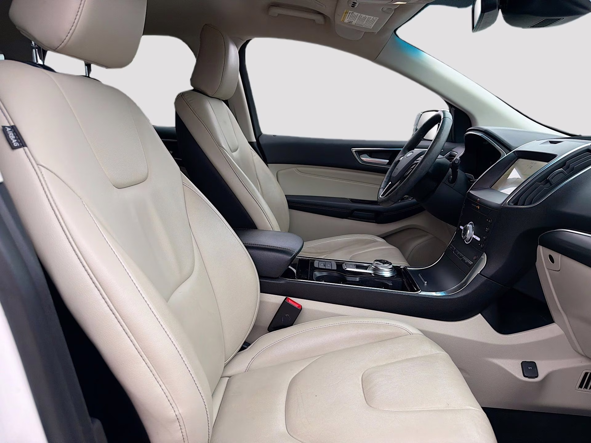 2020 Star White Metallic Tri-Coat Ford Edge Titanium FWD SUV