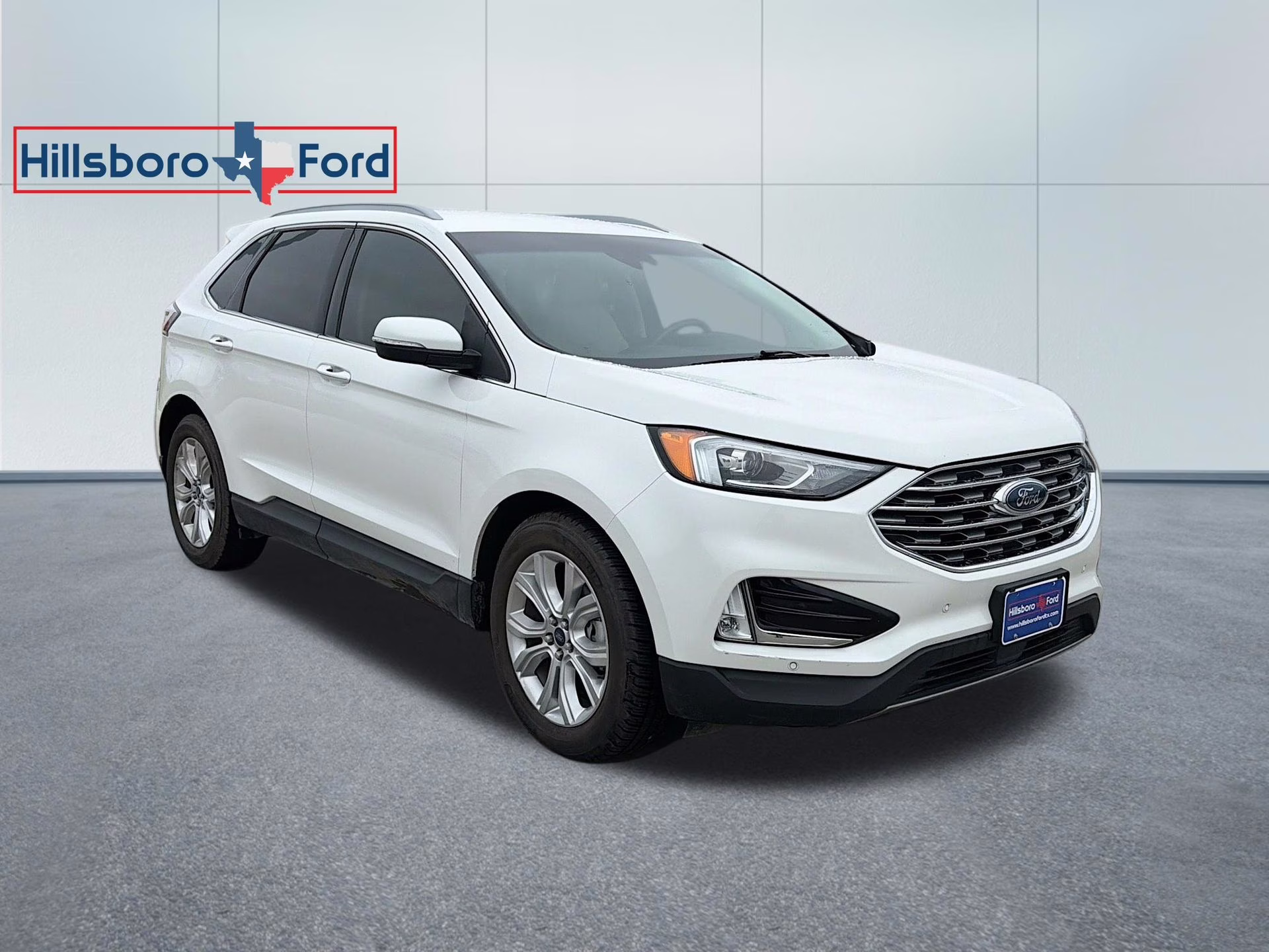 2020 Star White Metallic Tri-Coat Ford Edge Titanium FWD SUV