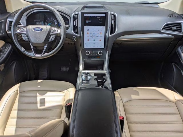2022 Silver Metallic Ford Edge SEL AWD SUV