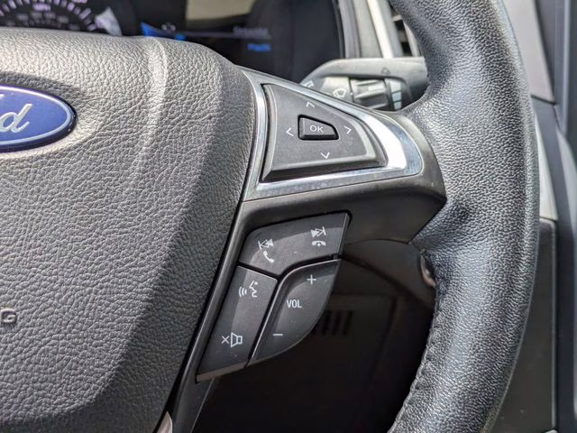 2022 Silver Metallic Ford Edge SEL AWD SUV