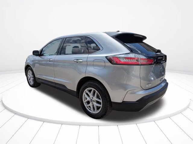 2022 Silver Metallic Ford Edge SEL AWD SUV