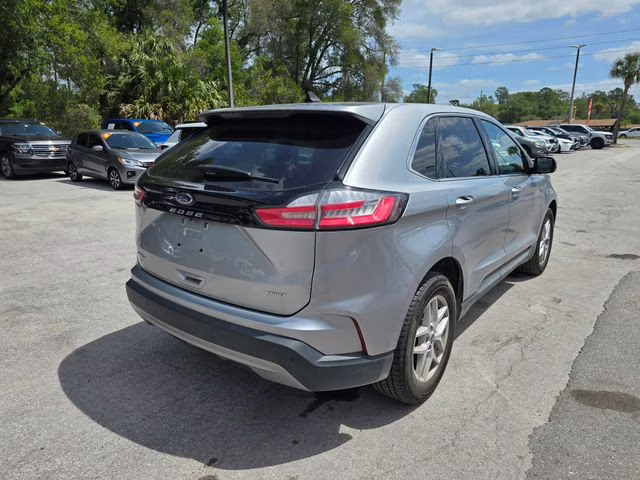 2022 Silver Metallic Ford Edge SEL AWD SUV