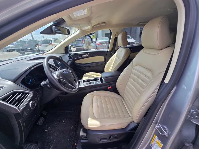 2022 Silver Metallic Ford Edge SEL AWD SUV