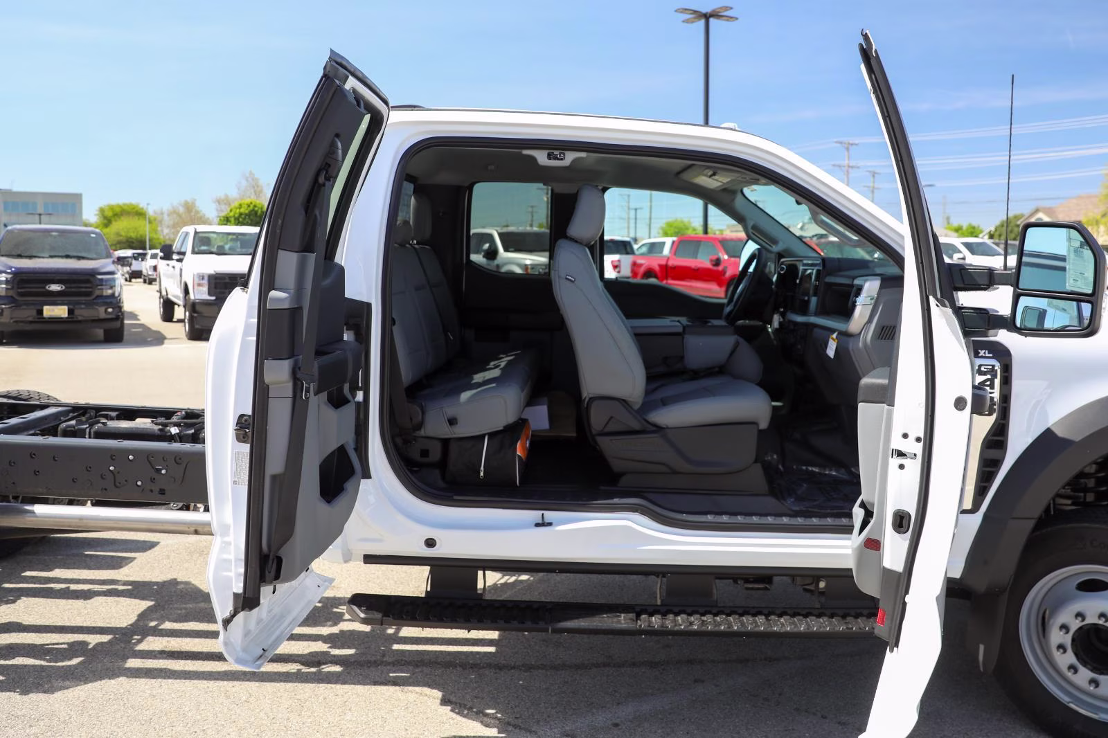 2026 Oxford White Ford Super Duty F-450 DRW XL RWD Truck