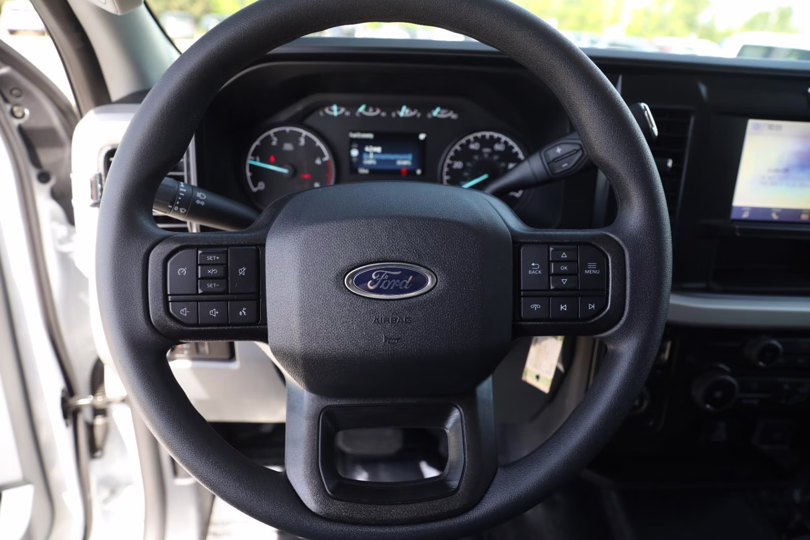 2026 Oxford White Ford Super Duty F-450 DRW XL RWD Truck