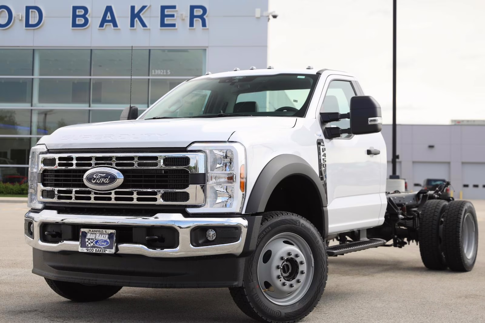 2026 Oxford White Ford Super Duty F-450 DRW XL 4X4 Truck