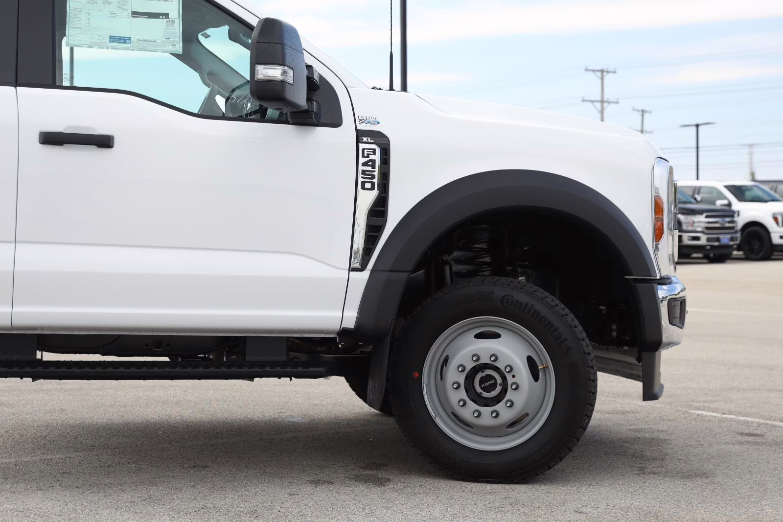 2026 Oxford White Ford Super Duty F-450 DRW XL 4X4 Truck