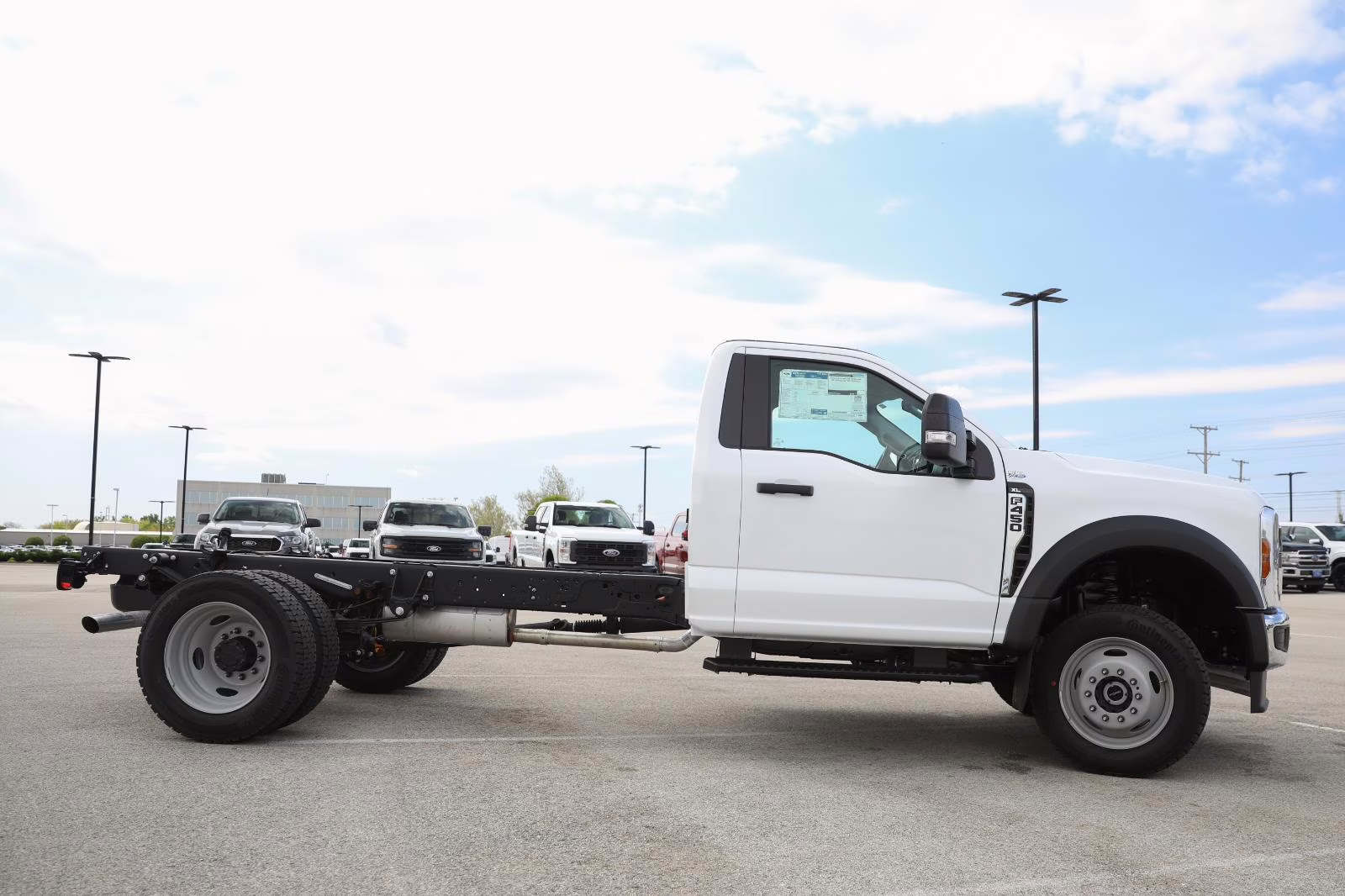 2026 Oxford White Ford Super Duty F-450 DRW XL 4X4 Truck