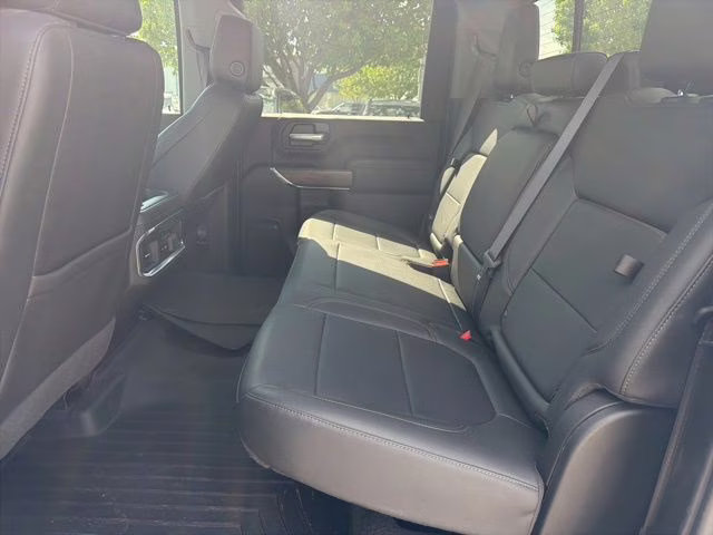2022 Summit White GMC Sierra 2500HD SLT 4X4 Truck