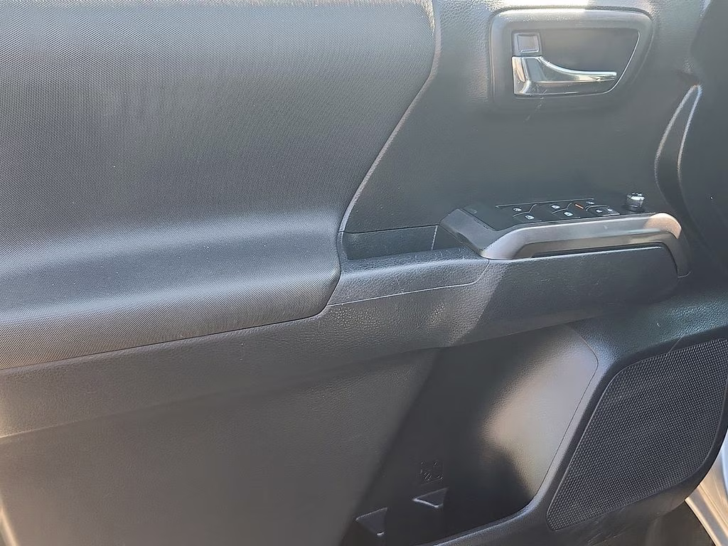 2018 Silver Sky Metallic Toyota Tacoma TRD Sport 4X4 Truck