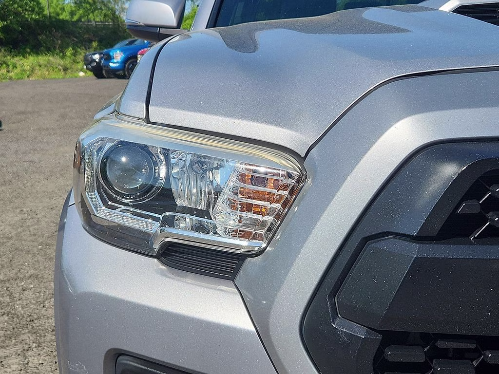 2018 Silver Sky Metallic Toyota Tacoma TRD Sport 4X4 Truck