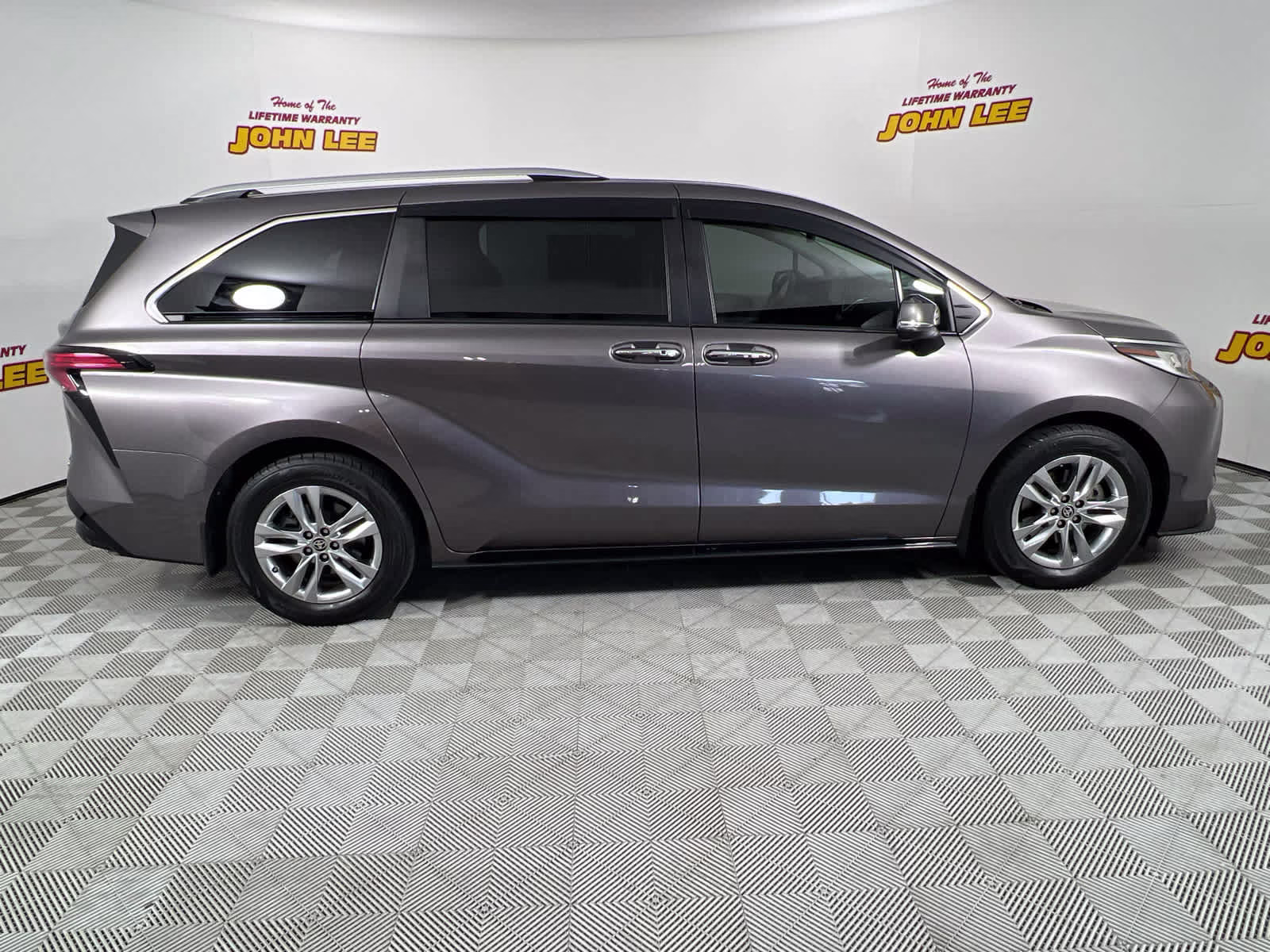 2022 Predawn Gray Mica Toyota Sienna Limited FWD Van