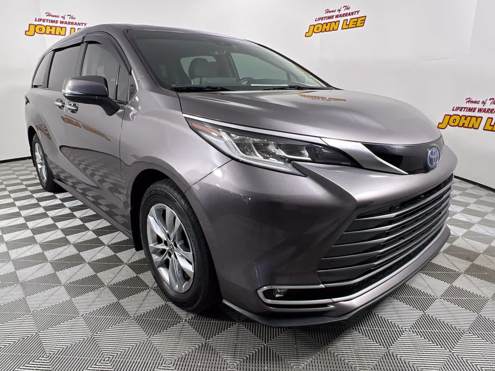 2022 Predawn Gray Mica Toyota Sienna Limited FWD Van