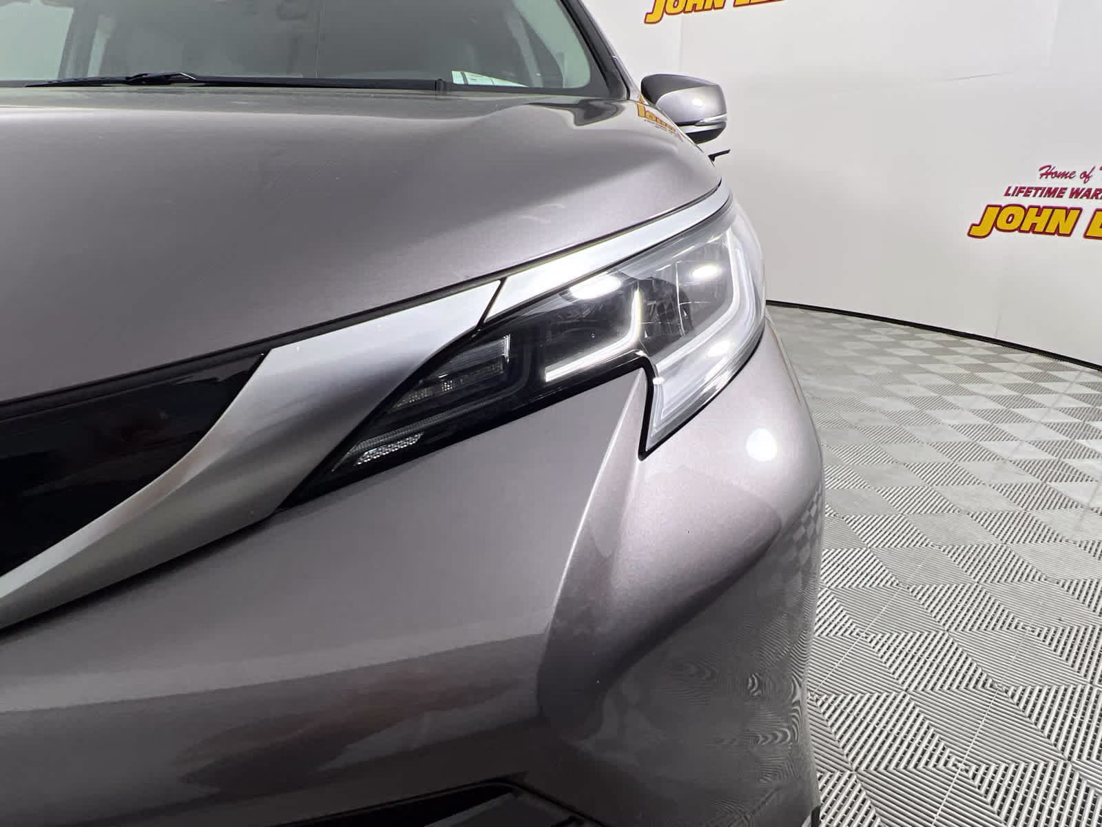 2022 Predawn Gray Mica Toyota Sienna Limited FWD Van