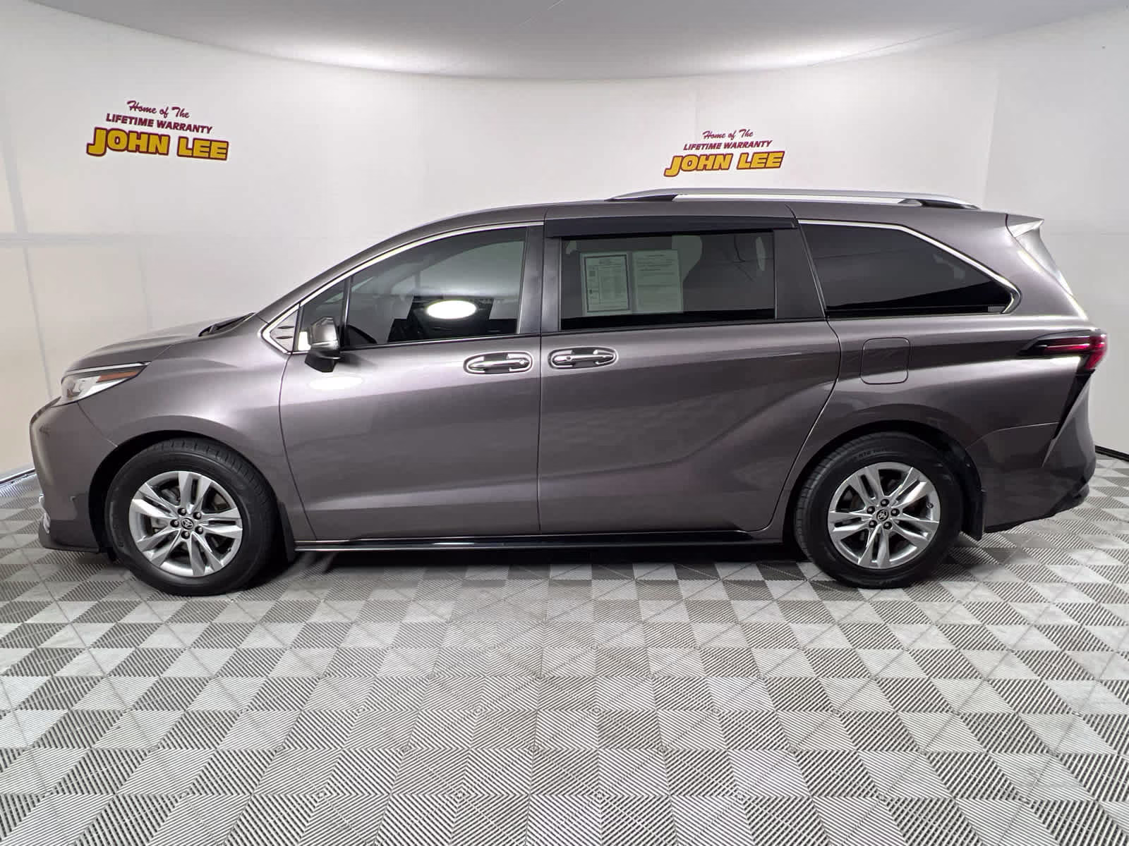2022 Predawn Gray Mica Toyota Sienna Limited FWD Van