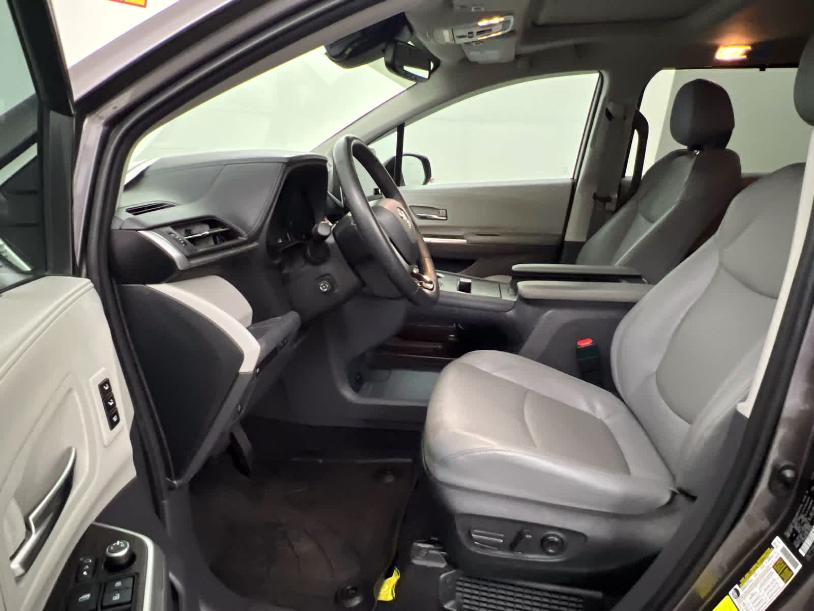 2022 Predawn Gray Mica Toyota Sienna Limited FWD Van