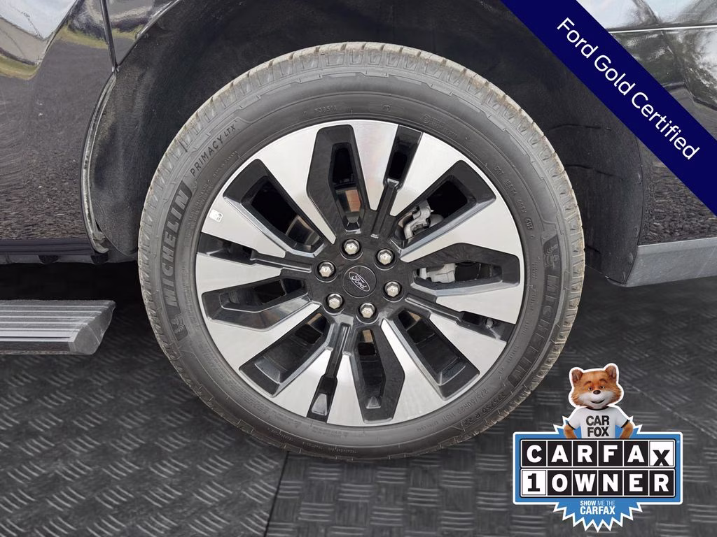 2025 Black Metallic Ford Expedition Max Platinum 4X4 SUV