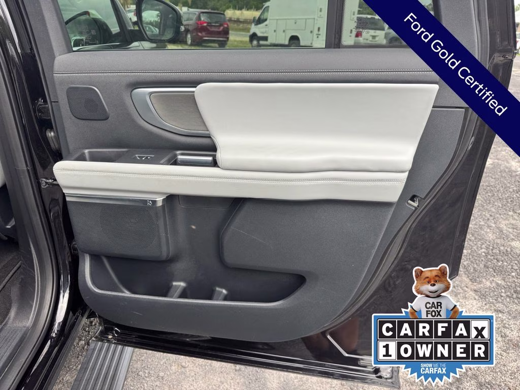 2025 Black Metallic Ford Expedition Max Platinum 4X4 SUV
