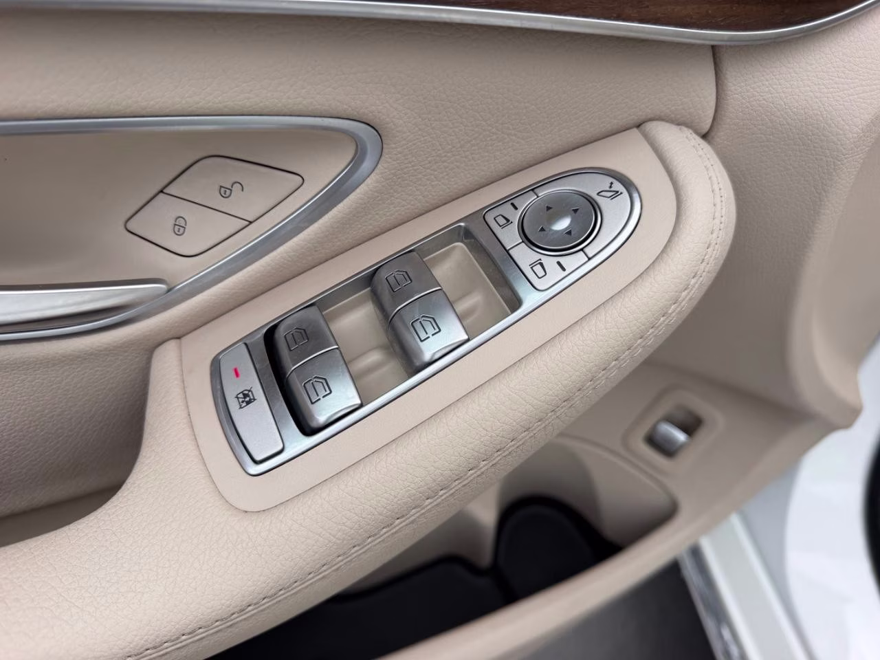2021 designo Diamond White Metallic Mercedes-Benz C-Class C 300 4MATIC AWD Sedan