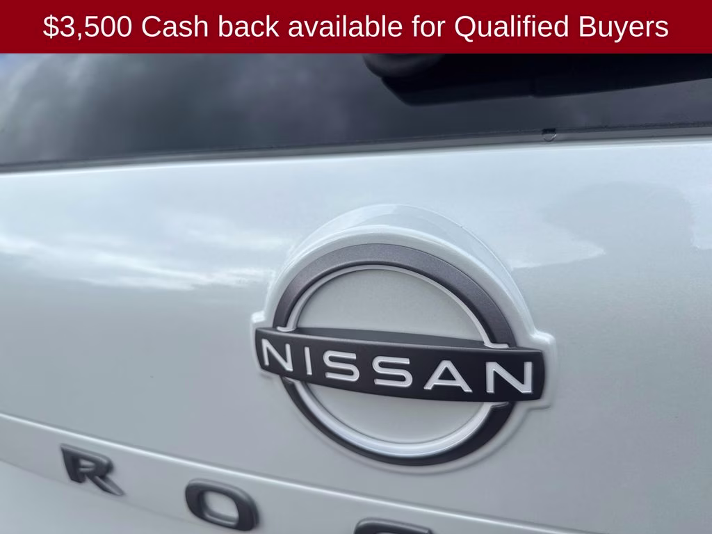 2026 Everest White Pearl Tricoat Nissan Rogue Platinum AWD SUV