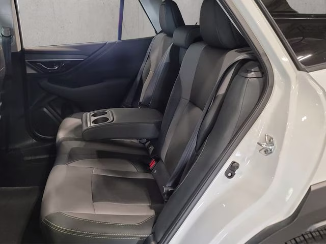 2025 Crystal White Pearl Subaru Outback Onyx Edition AWD SUV