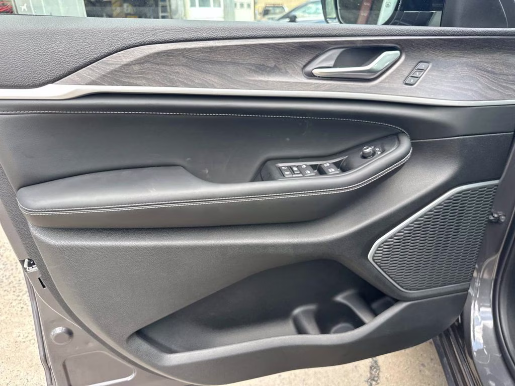 2026 Baltic Gray Metallic Clearcoat Jeep Grand Cherokee L Limited 4X4 SUV