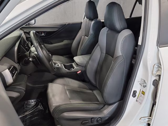 2025 Crystal White Pearl Subaru Outback Onyx Edition AWD SUV