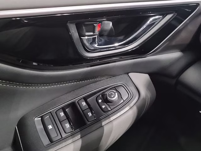 2025 Crystal White Pearl Subaru Outback Onyx Edition AWD SUV