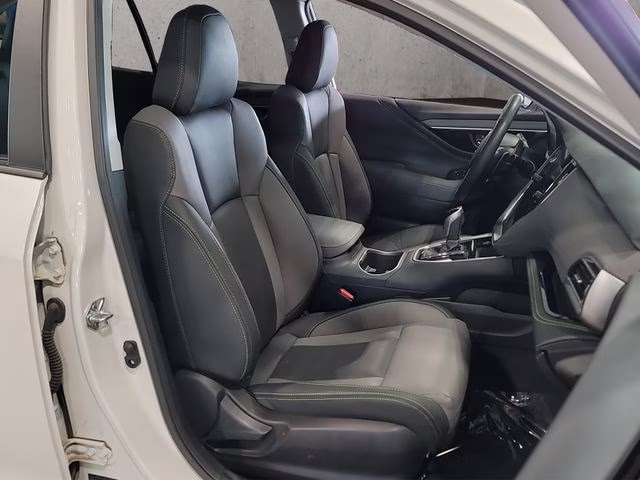 2025 Crystal White Pearl Subaru Outback Onyx Edition AWD SUV