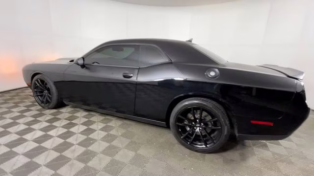 2018 Pitch Black Clearcoat Dodge Challenger R/T RWD Coupe