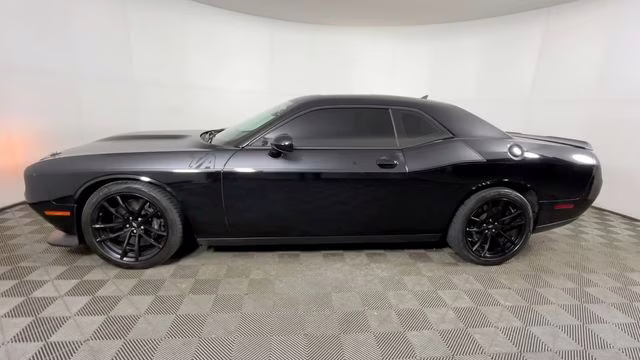 2018 Pitch Black Clearcoat Dodge Challenger R/T RWD Coupe