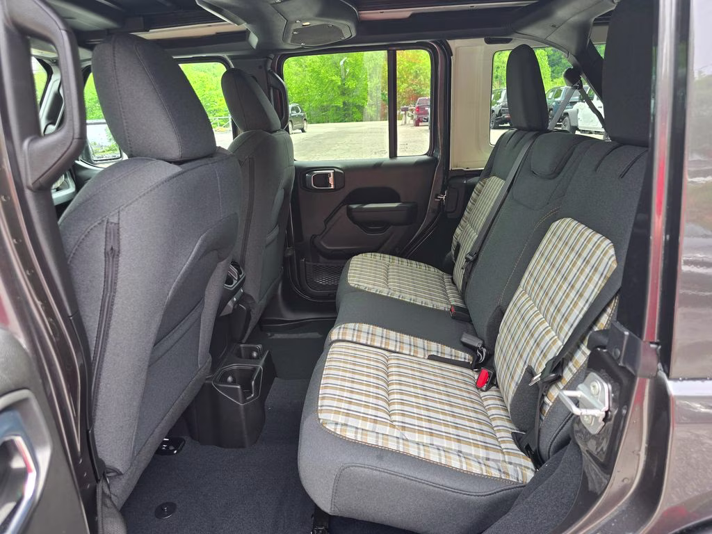 2026 Granite Crystal Metallic Clearcoat Jeep Wrangler 4X4 SUV
