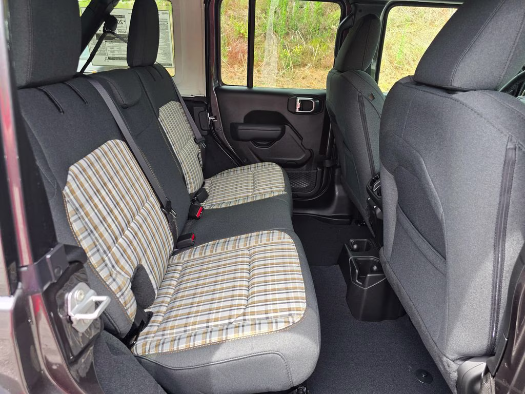 2026 Granite Crystal Metallic Clearcoat Jeep Wrangler 4X4 SUV