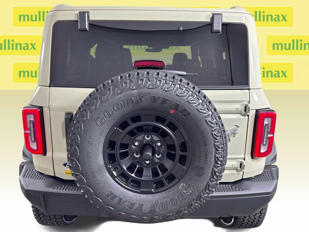 2026 Beige Ford Bronco Badlands 4X4 SUV