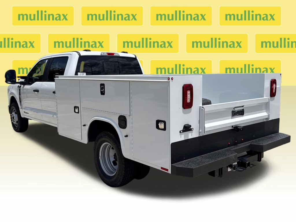 2026 Oxford White Ford Super Duty F-350 DRW XL RWD Chassis