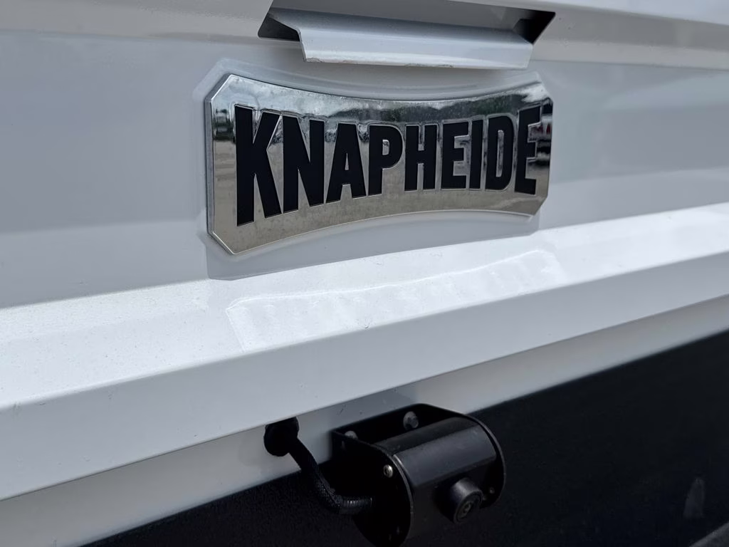 2026 Oxford White Ford Super Duty F-350 DRW XL RWD Chassis