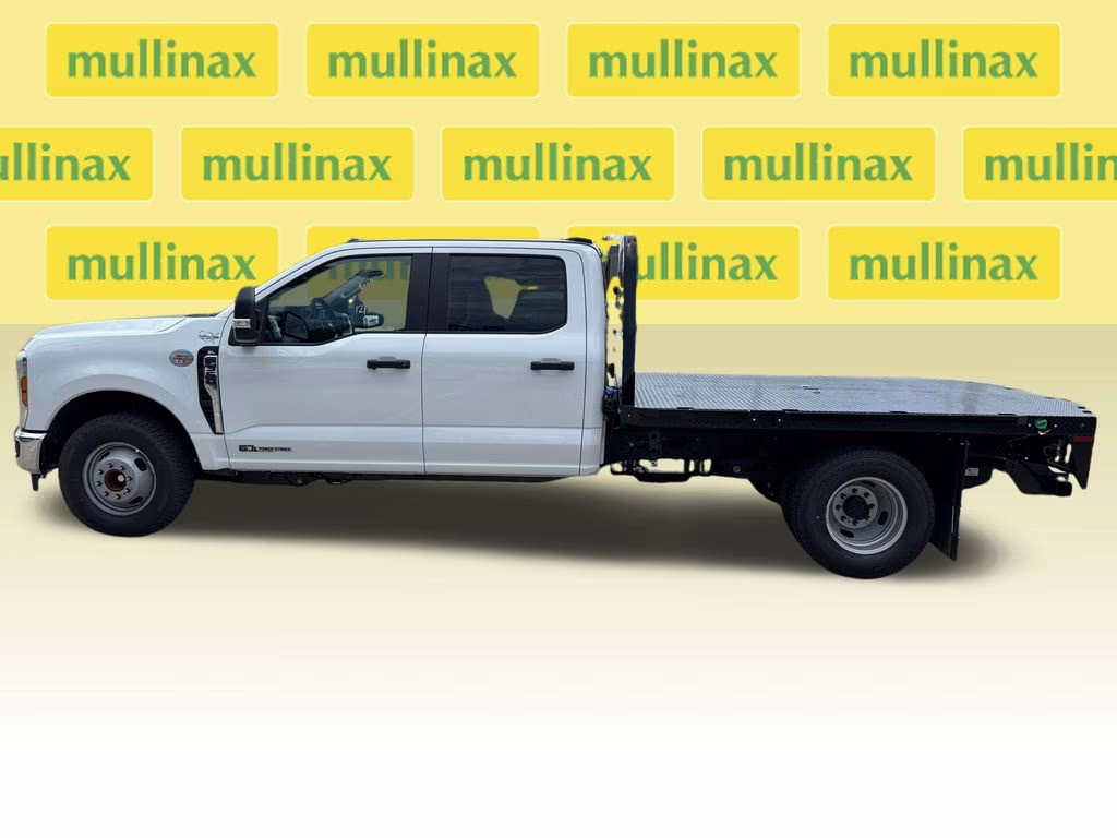 2026 Oxford White Ford Super Duty F-350 DRW XL RWD Chassis