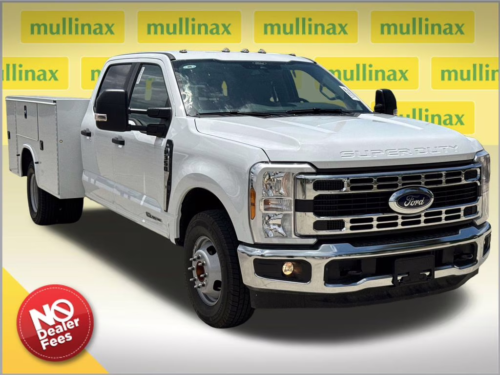 2026 Oxford White Ford Super Duty F-350 DRW XL RWD Chassis