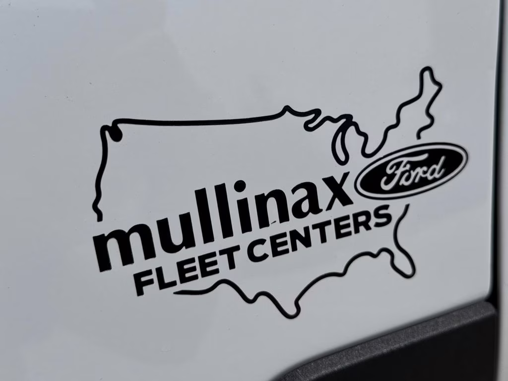 2026 Oxford White Ford Super Duty F-350 DRW XL RWD Chassis