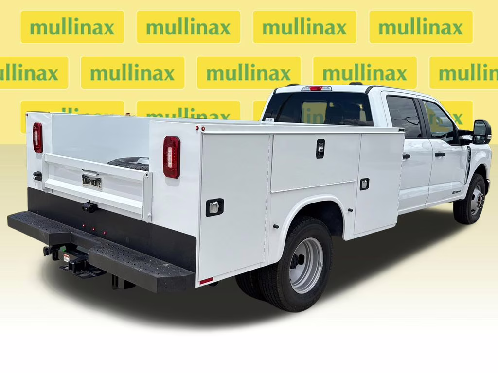 2026 Oxford White Ford Super Duty F-350 DRW XL RWD Chassis