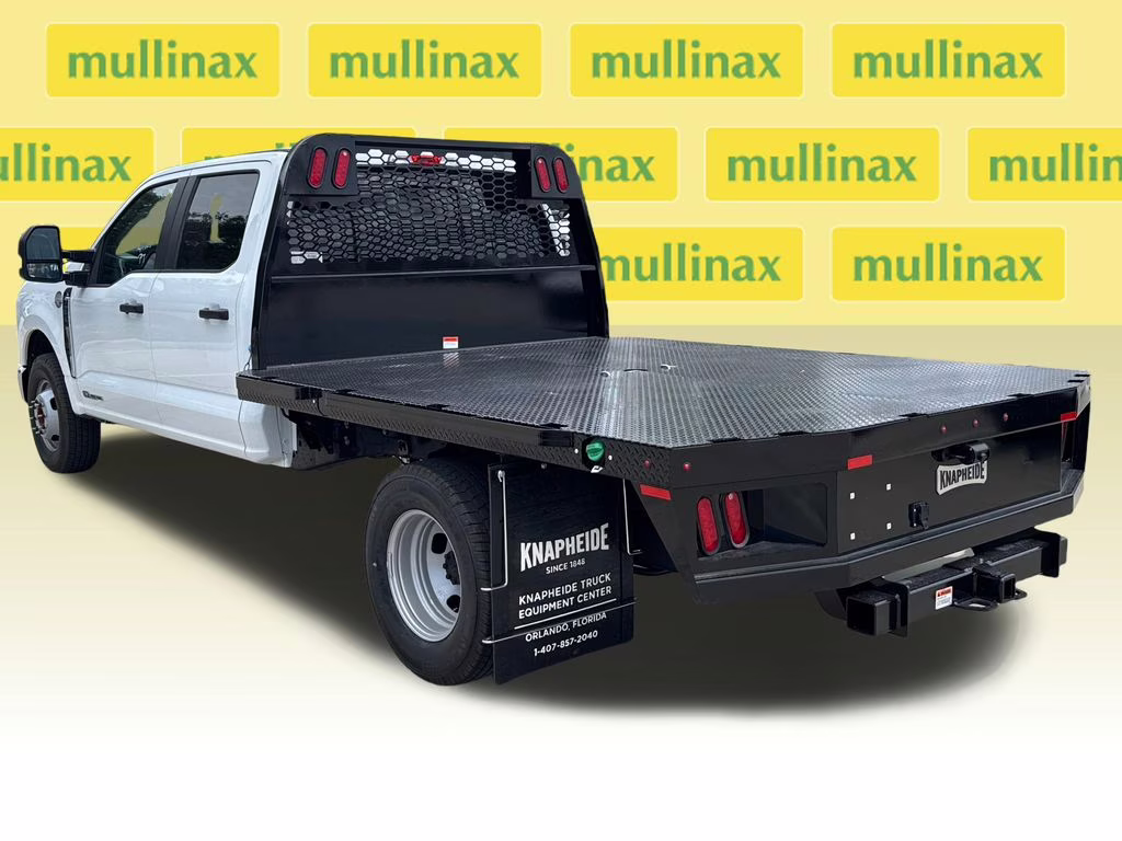 2026 Oxford White Ford Super Duty F-350 DRW XL RWD Chassis