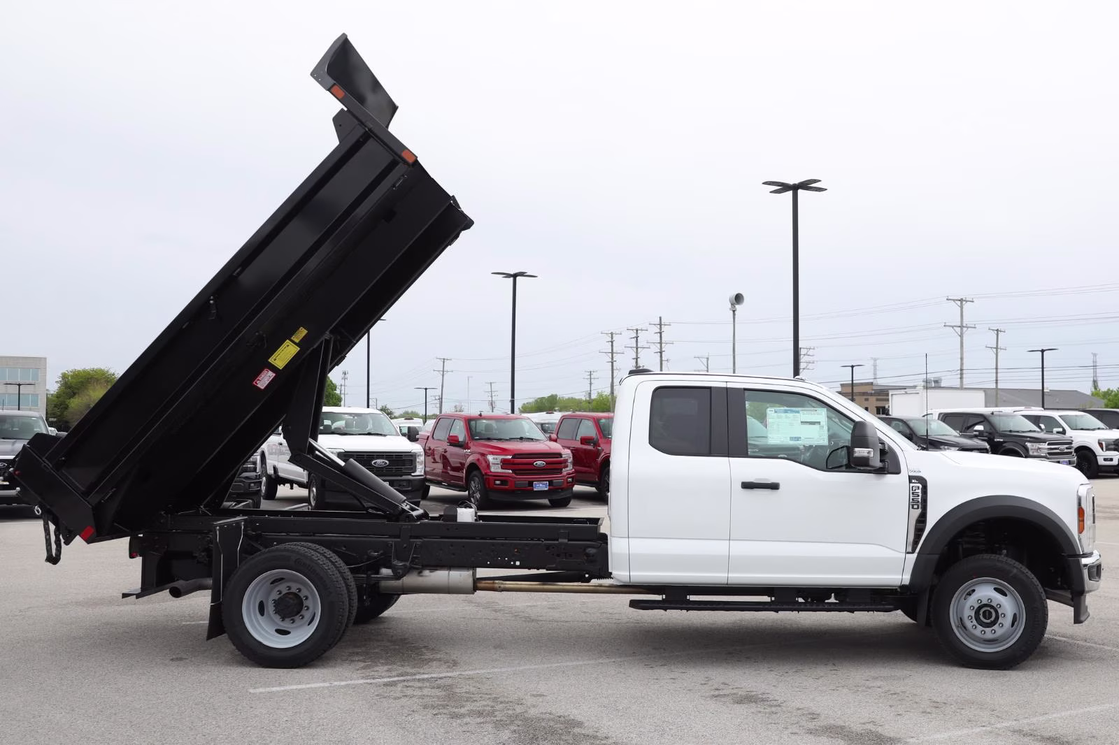 2026 Oxford White Ford Super Duty F-550 DRW XL 4X4 Truck