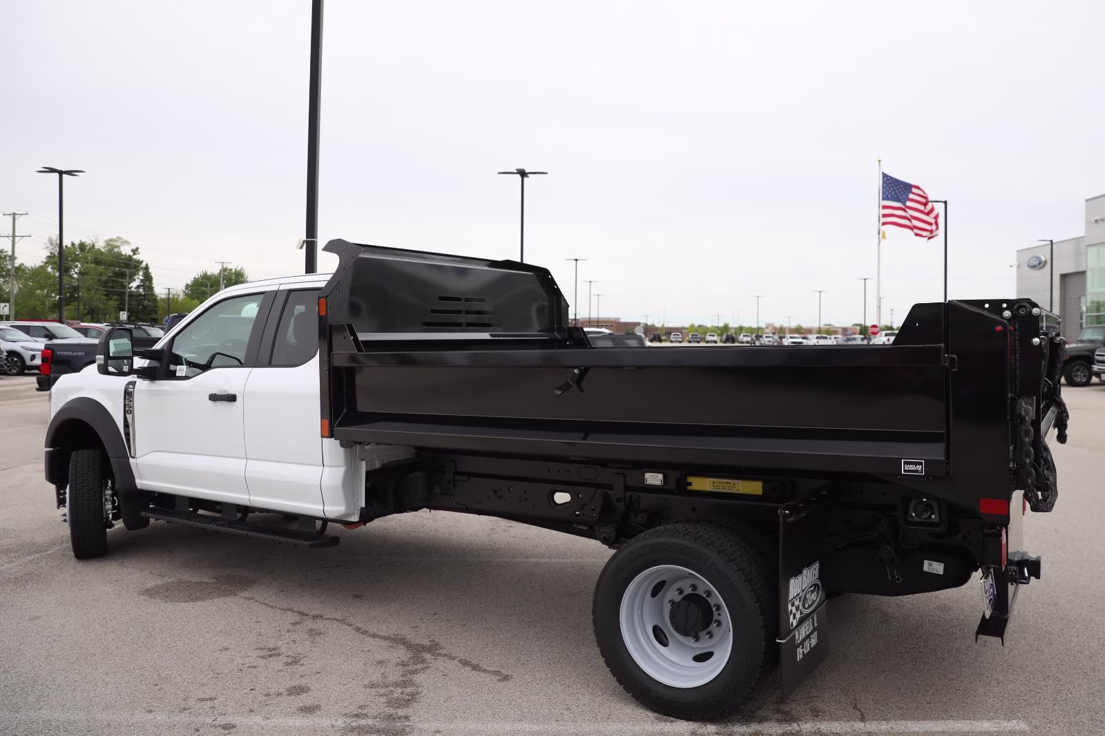 2026 Oxford White Ford Super Duty F-550 DRW XL 4X4 Truck