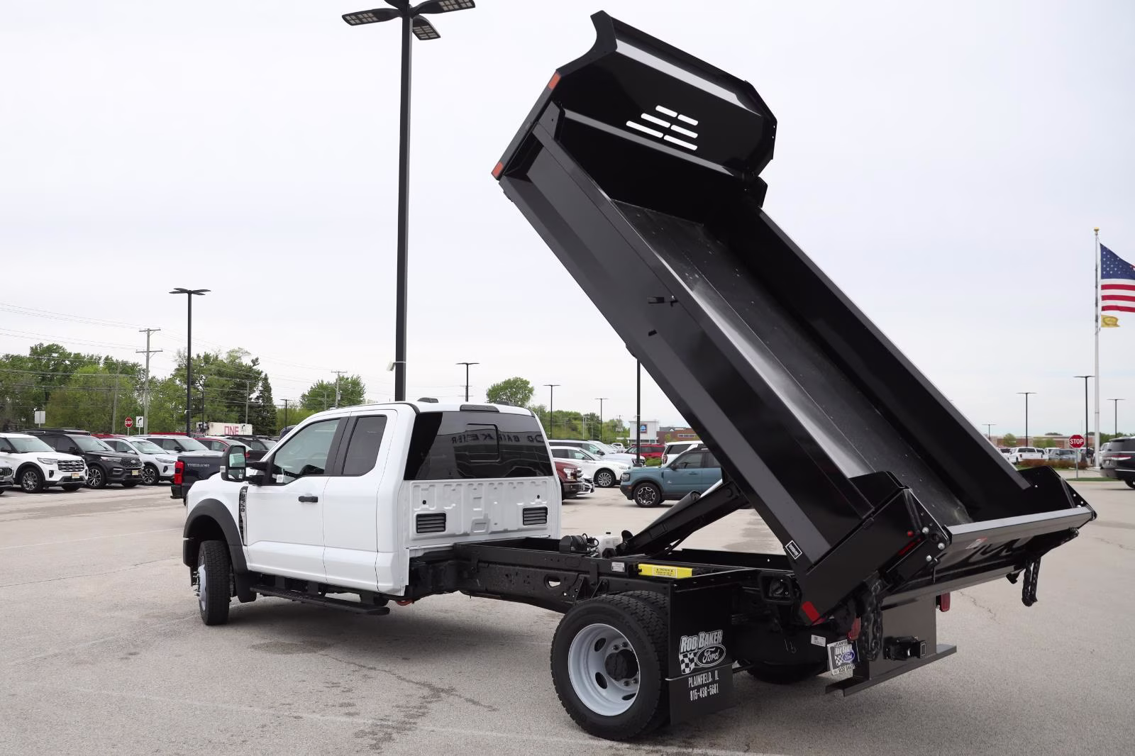 2026 Oxford White Ford Super Duty F-550 DRW XL 4X4 Truck