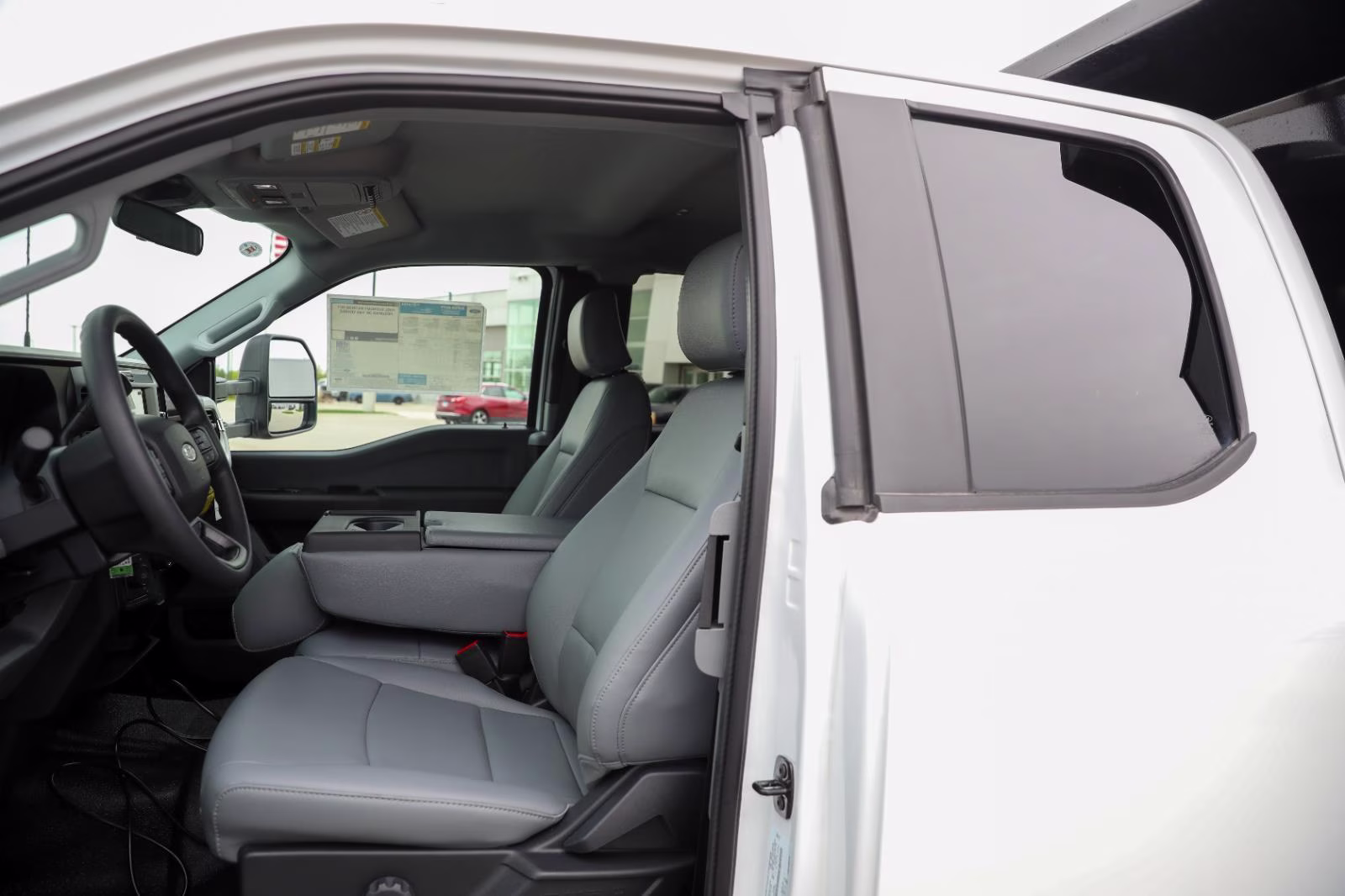 2026 Oxford White Ford Super Duty F-550 DRW XL 4X4 Truck