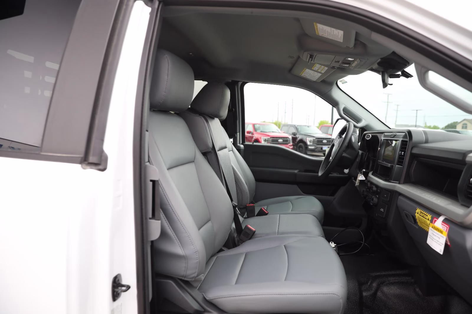 2026 Oxford White Ford Super Duty F-550 DRW XL 4X4 Truck